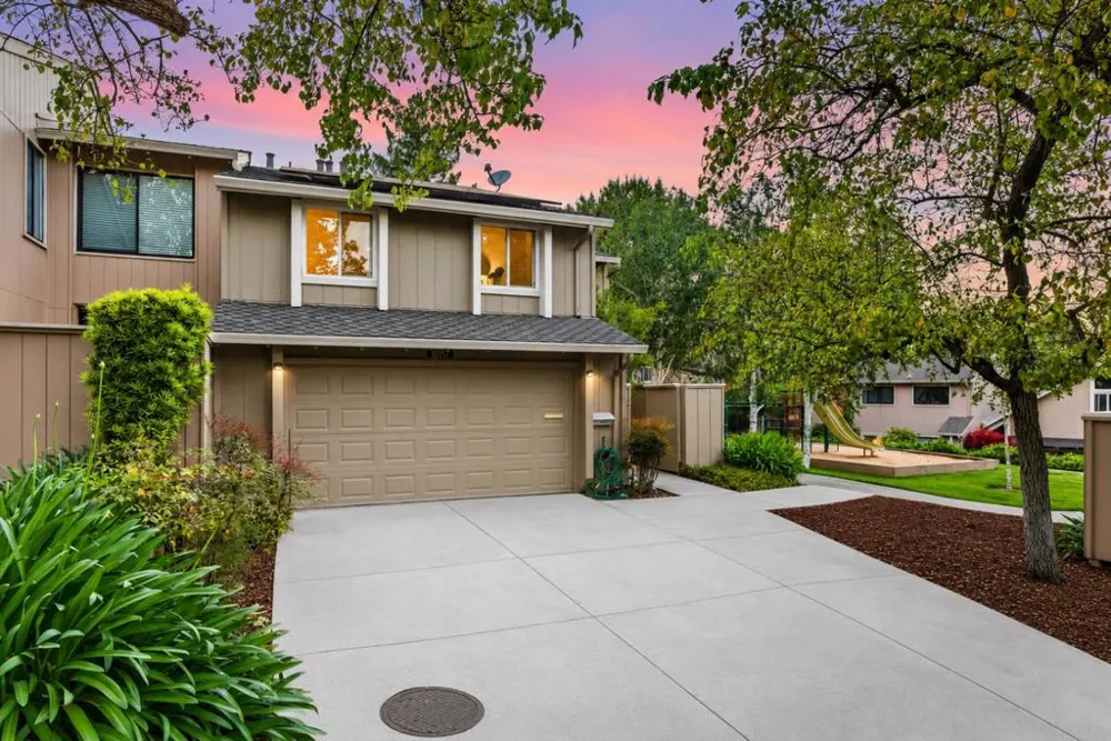10157 Camberley Lane Cupertino, CA 95014