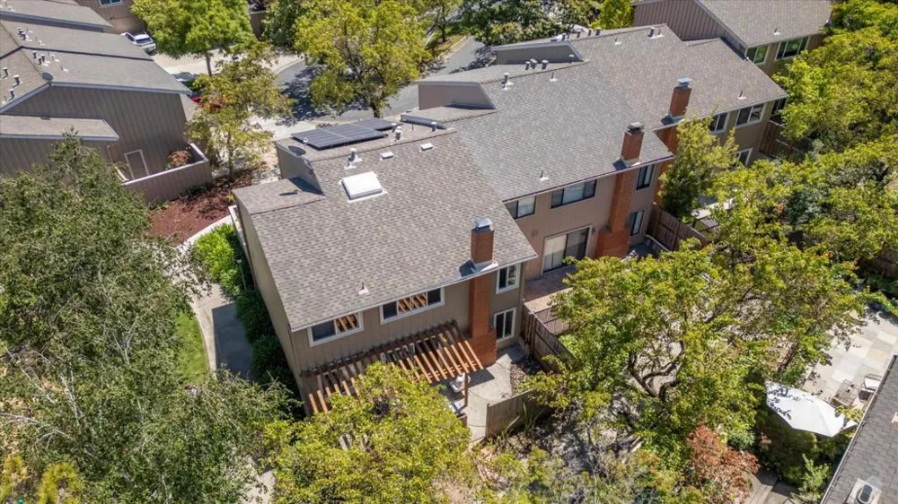 10157 Camberley Lane Cupertino, CA 95014