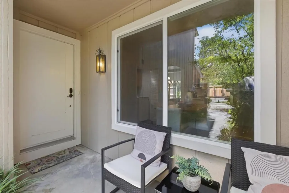 10157 Camberley Lane Cupertino, CA 95014