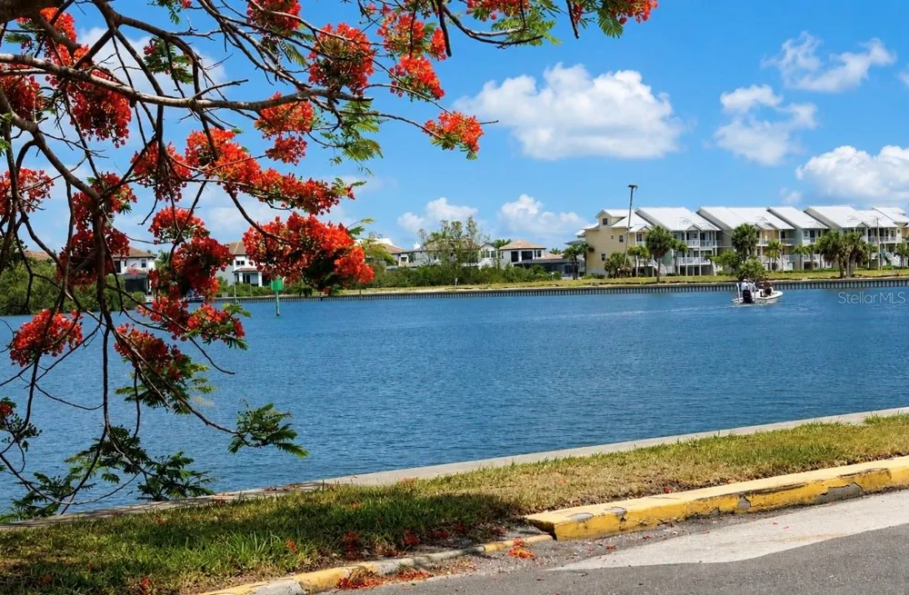 611 DESTINY DRIVE #307 Ruskin, FL 33570