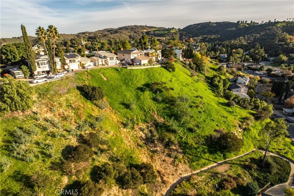 4340 SAN BLAS AVENUE Woodland Hills, CA 91364
