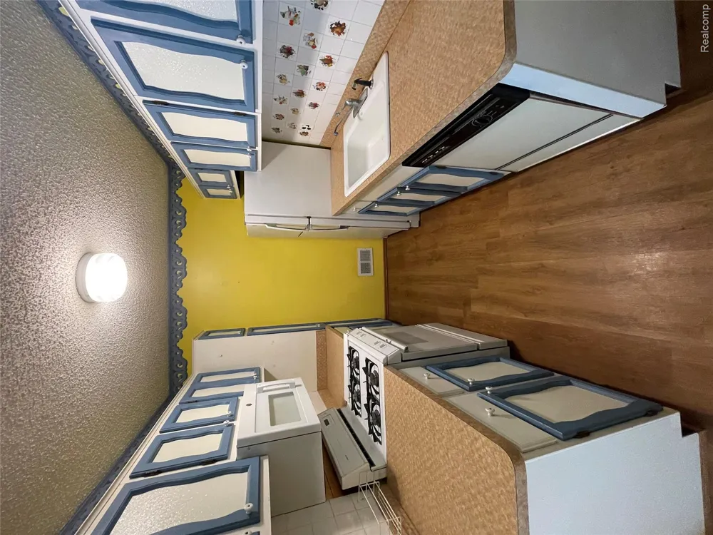 40524 Newport Drive Plymouth Charter Township, MI 48170