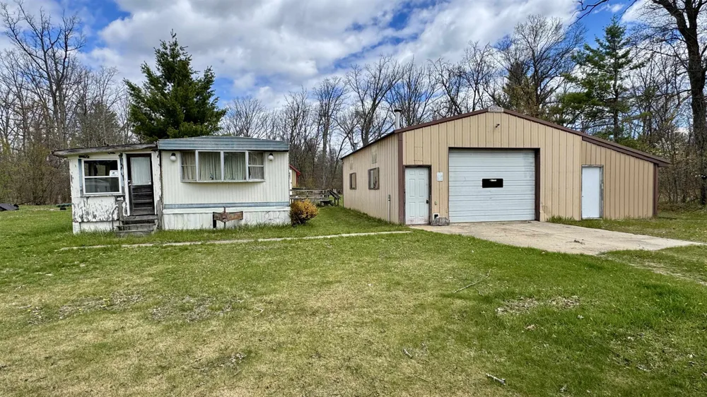 1496 17 Mile Road Middle Branch Township, MI 49665