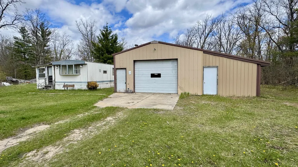 1496 17 Mile Road Middle Branch Township, MI 49665
