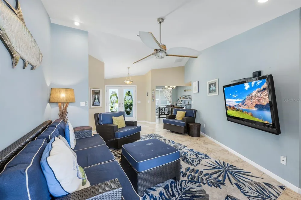 719 EL DORADO PARKWAY W Cape Coral, FL 33914