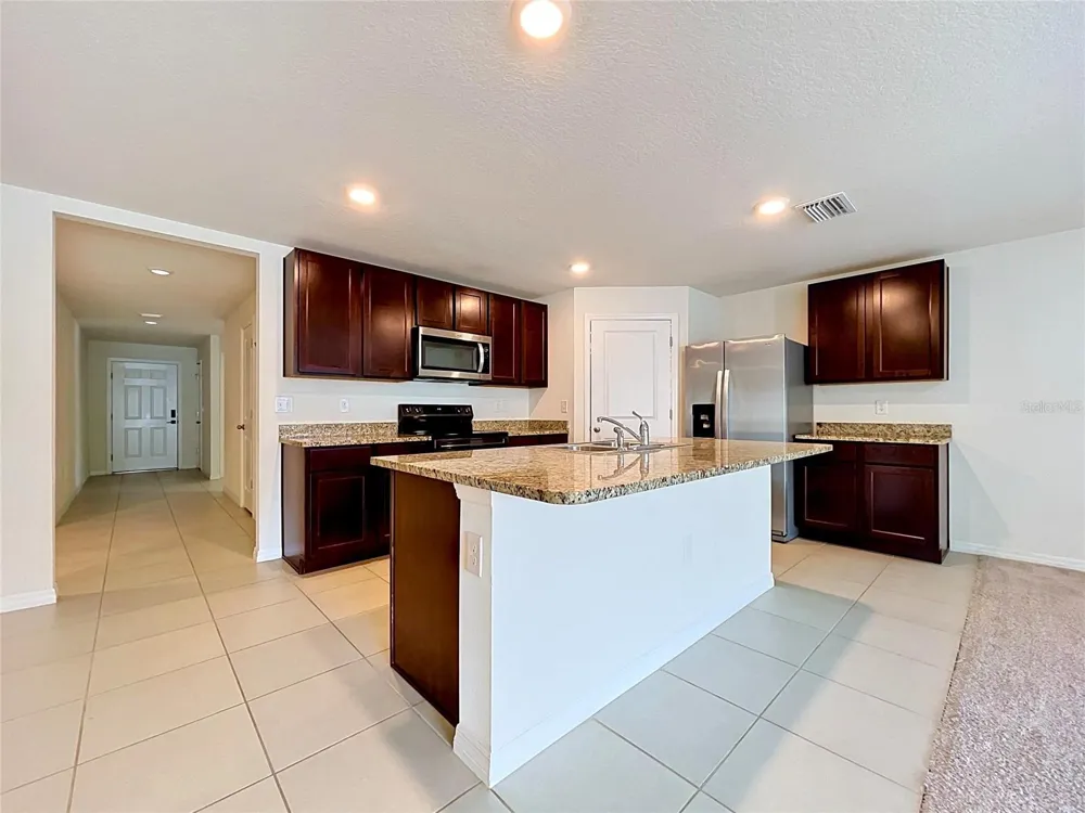 7804 DAVIE RAY DRIVE Zephyrhills, FL 33540