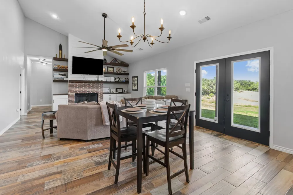 688 Sandstone Court Sunset, TX 76270