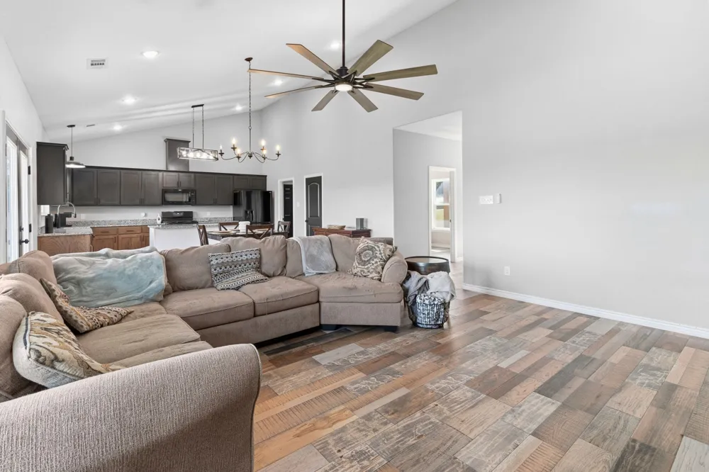 688 Sandstone Court Sunset, TX 76270