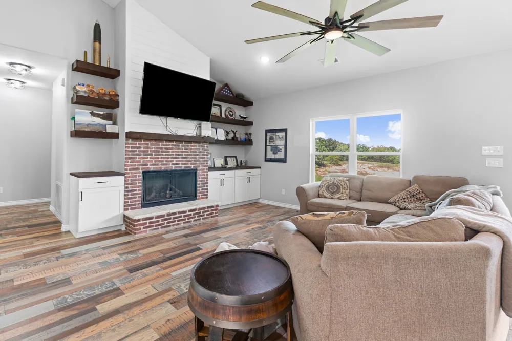 688 Sandstone Court Sunset, TX 76270