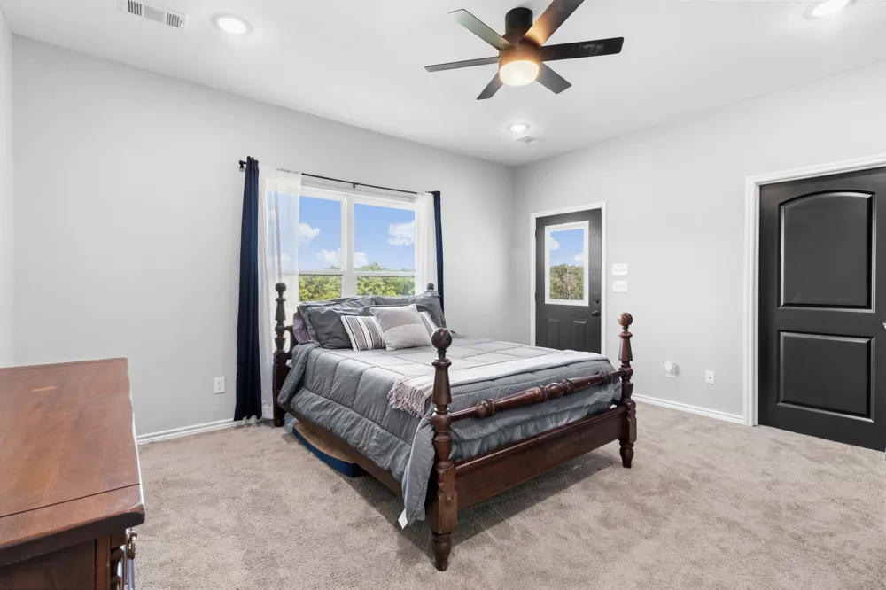688 Sandstone Court Sunset, TX 76270