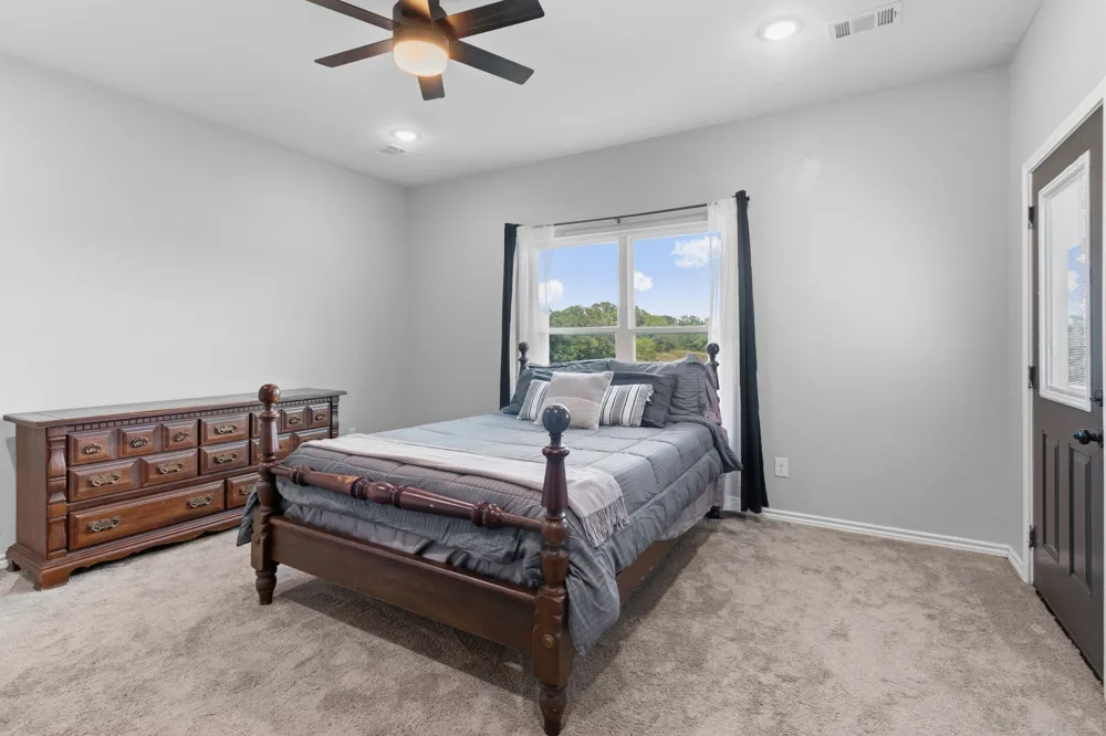 688 Sandstone Court Sunset, TX 76270