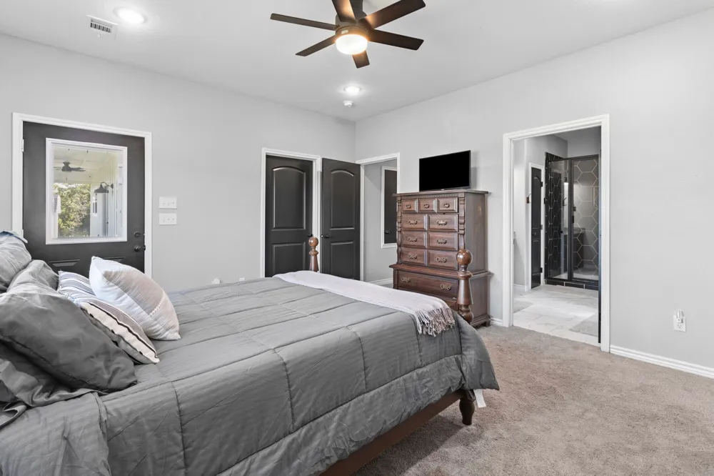 688 Sandstone Court Sunset, TX 76270