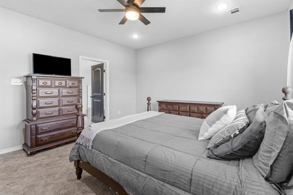 688 Sandstone Court Sunset, TX 76270