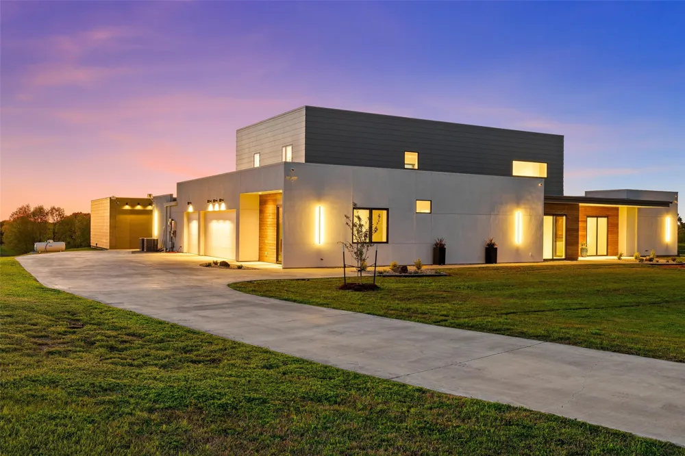 356 Bold Springs Court West, TX 76691