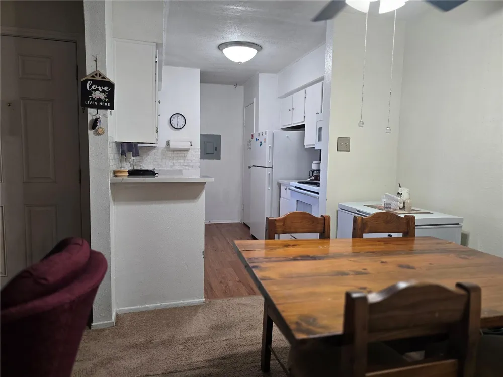 7600 Emmett F Lowry Expressway #304 Texas City, TX 77591