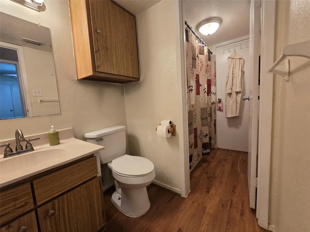 7600 Emmett F Lowry Expressway #304 Texas City, TX 77591