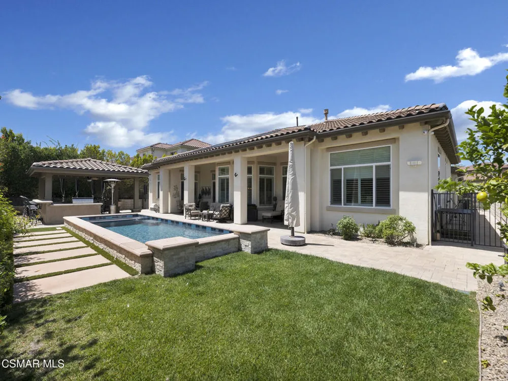 11290 Crenshaw Street Moorpark, CA 93021