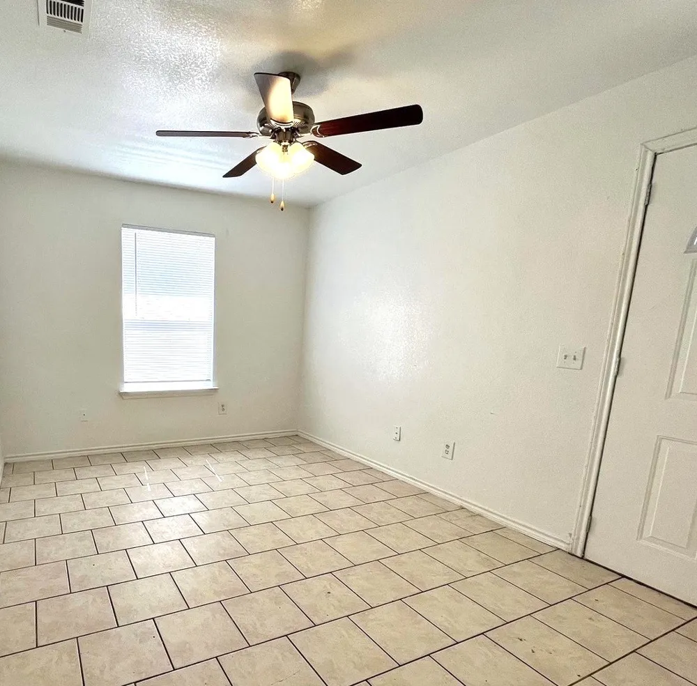 5500 David Strickland Road Fort Worth, TX 76119