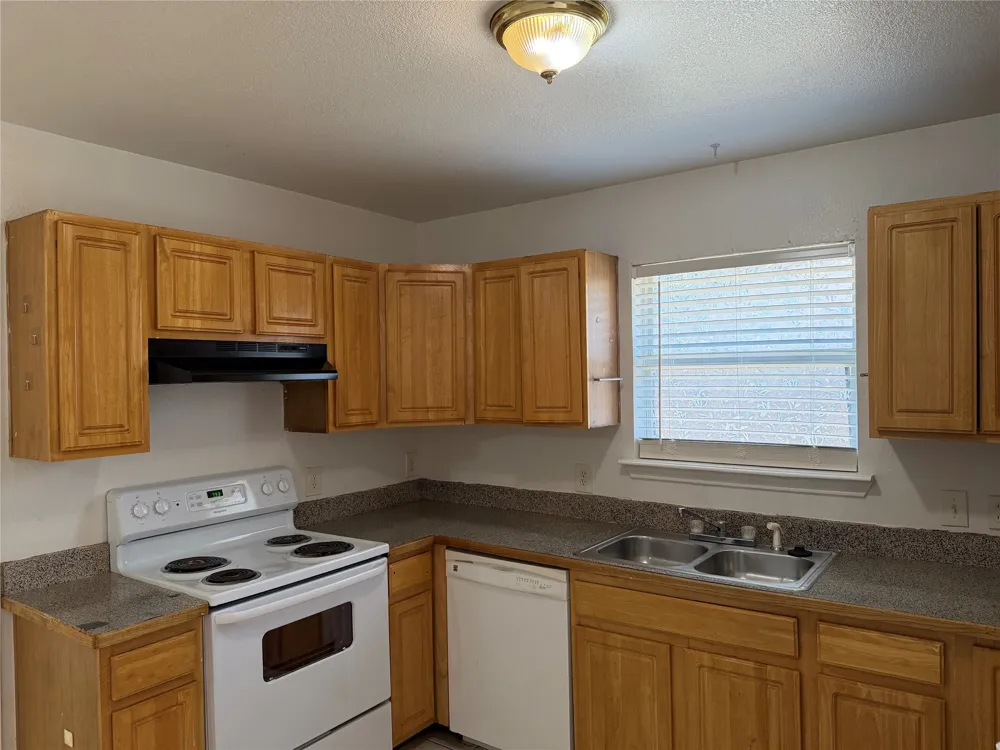 5500 David Strickland Road Fort Worth, TX 76119