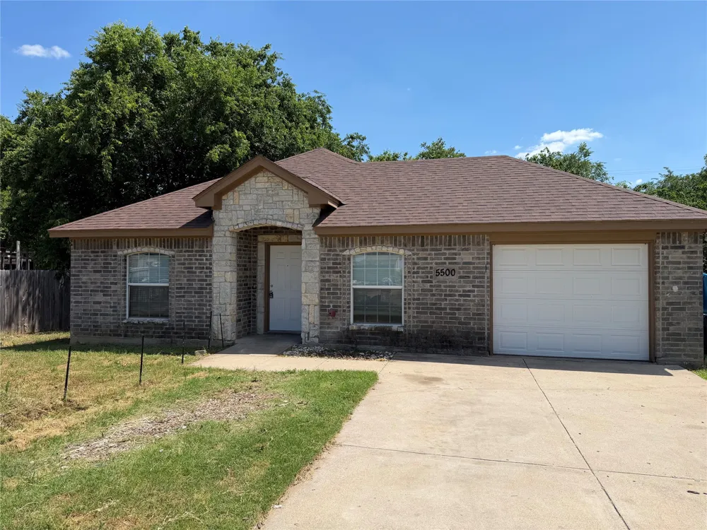 5500 David Strickland Road Fort Worth, TX 76119
