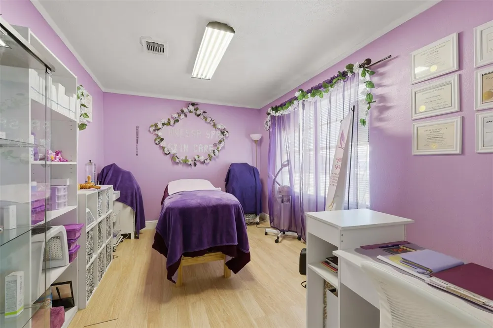 2205 Strawberry Road Pasadena, TX 77502