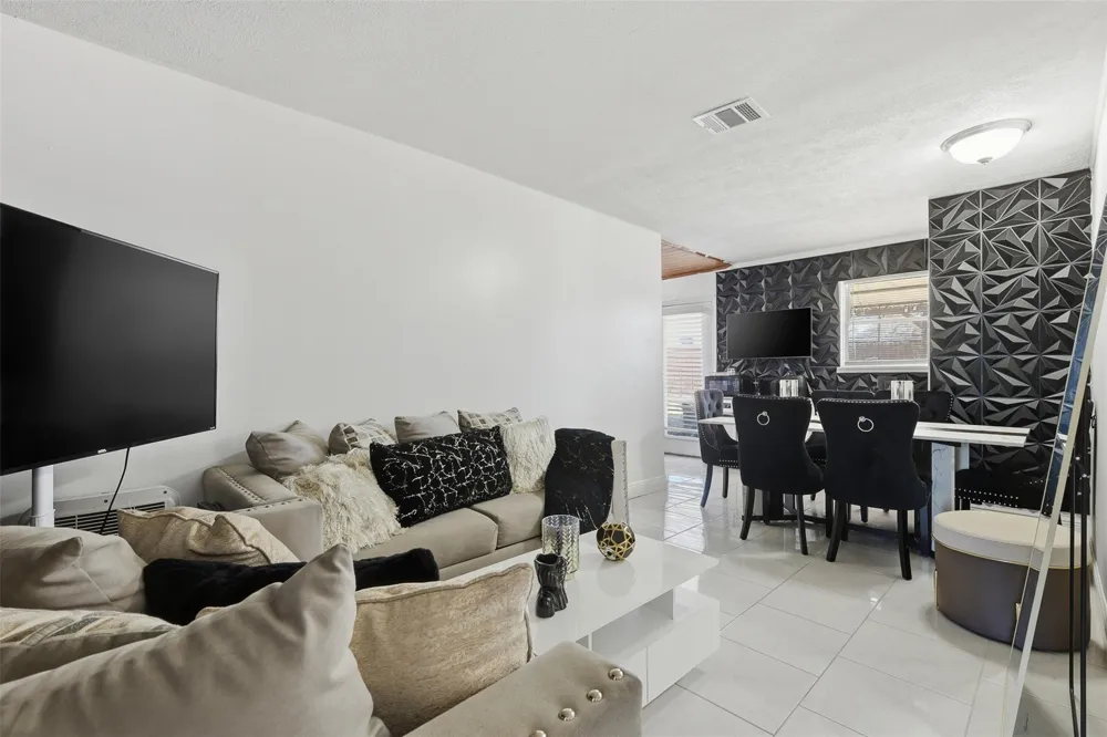 2205 Strawberry Road Pasadena, TX 77502