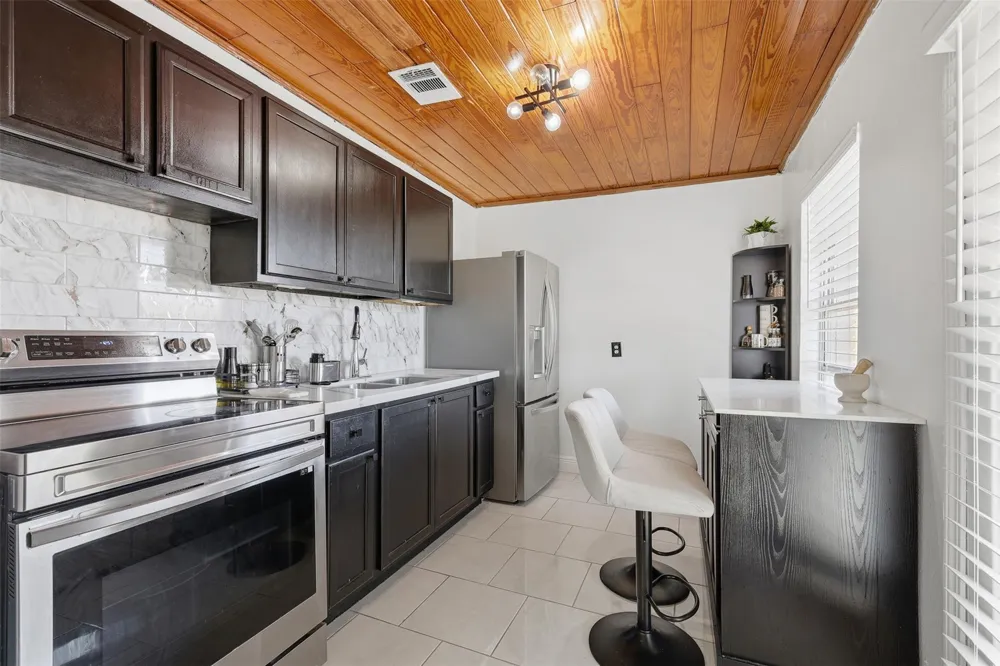 2205 Strawberry Road Pasadena, TX 77502