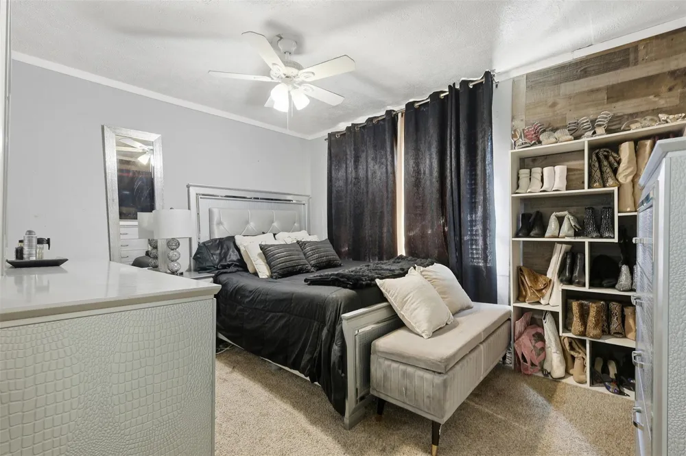 2205 Strawberry Road Pasadena, TX 77502