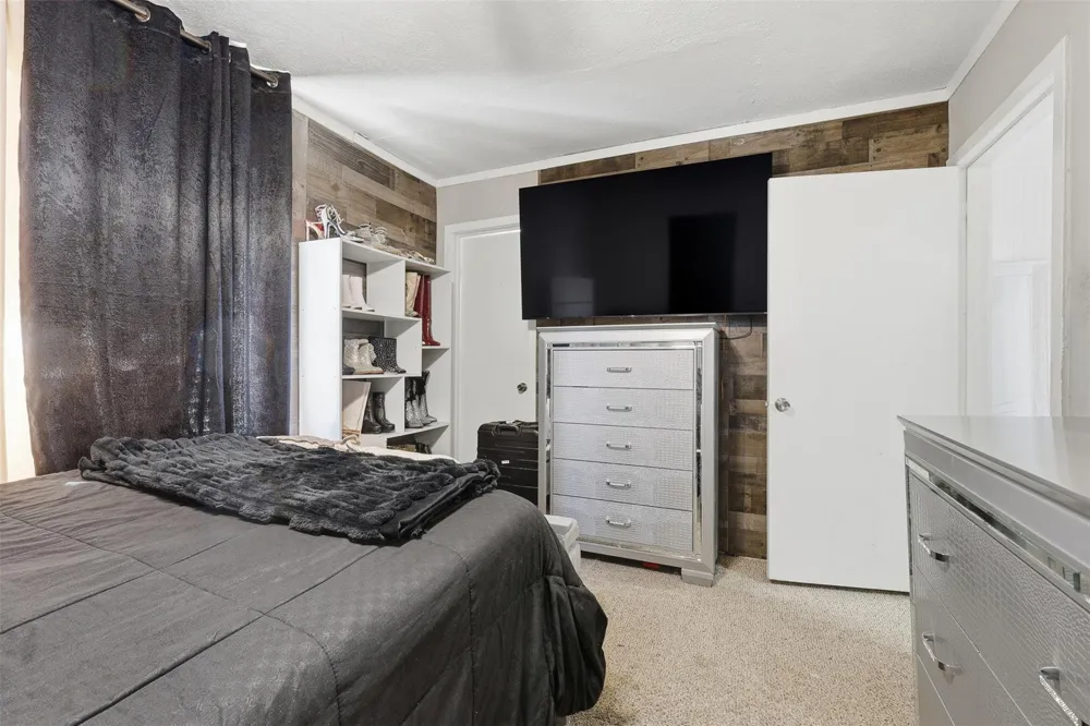 2205 Strawberry Road Pasadena, TX 77502