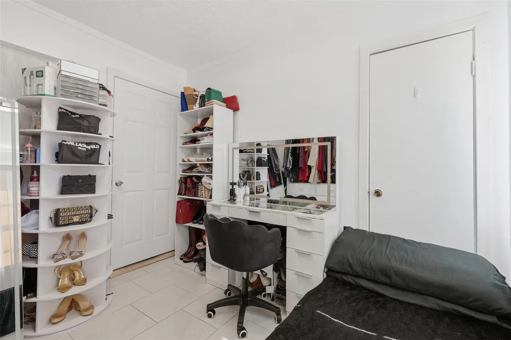 2205 Strawberry Road Pasadena, TX 77502