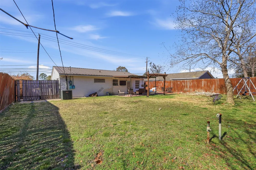 2205 Strawberry Road Pasadena, TX 77502