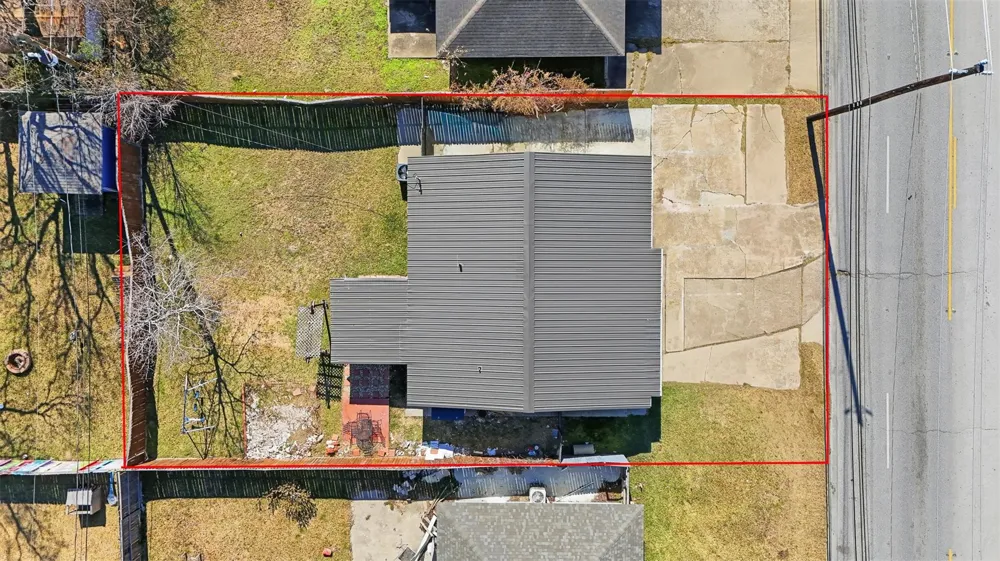 2205 Strawberry Road Pasadena, TX 77502