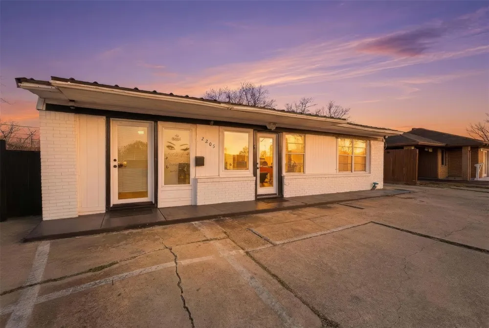 2205 Strawberry Road Pasadena, TX 77502