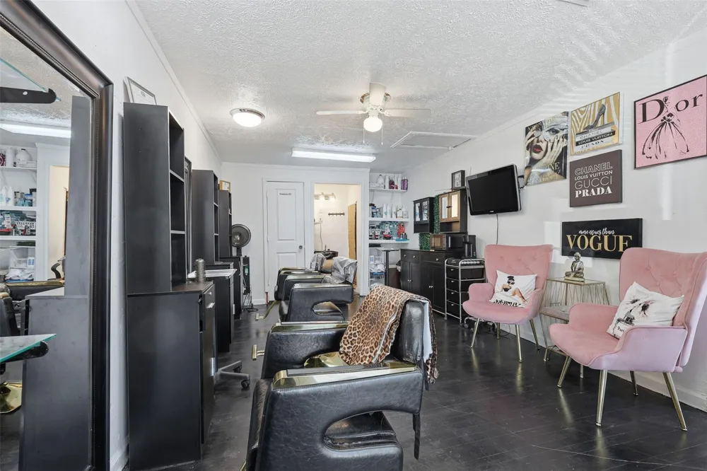 2205 Strawberry Road Pasadena, TX 77502