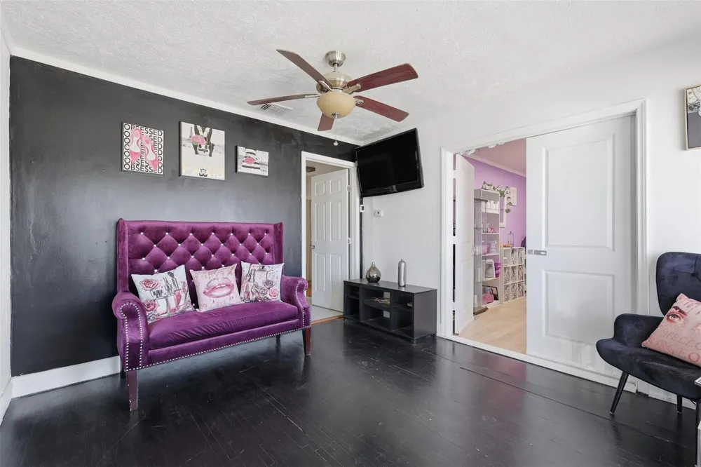 2205 Strawberry Road Pasadena, TX 77502