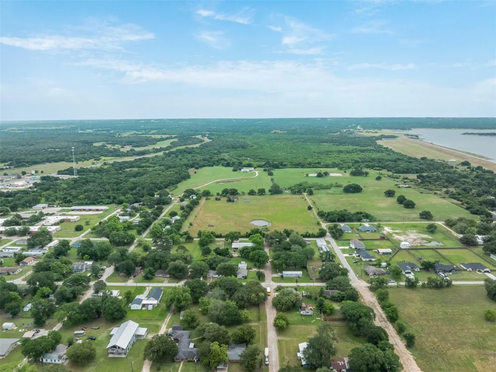120 Avenue M Somerville, TX 77879