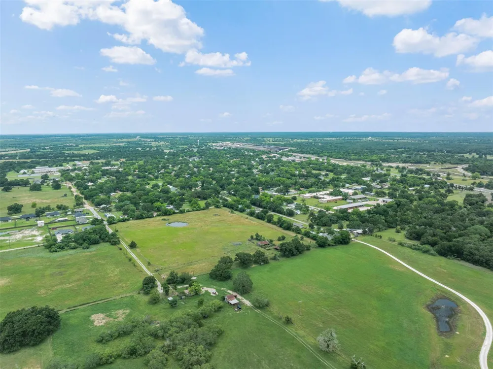 120 Avenue M Somerville, TX 77879