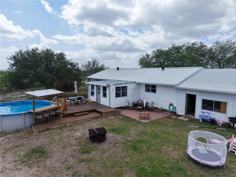 3010 N. Interstate 37 Access Three Rivers, TX 78071