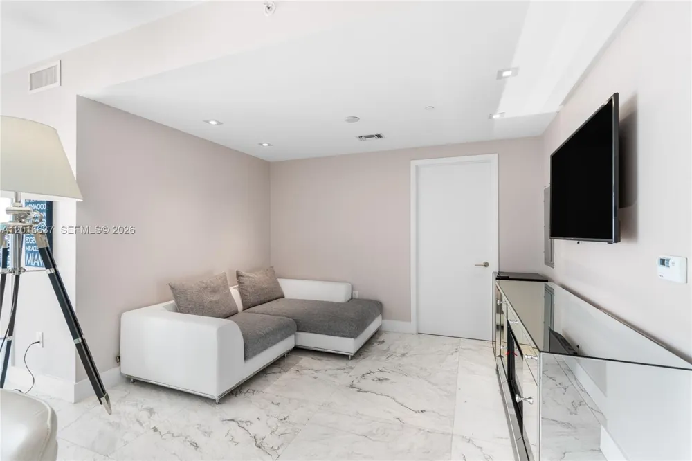 3951 S Ocean Dr #1002 Hollywood, FL 33019
