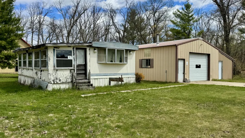 1496 17 Mile Road Marion, MI 49665