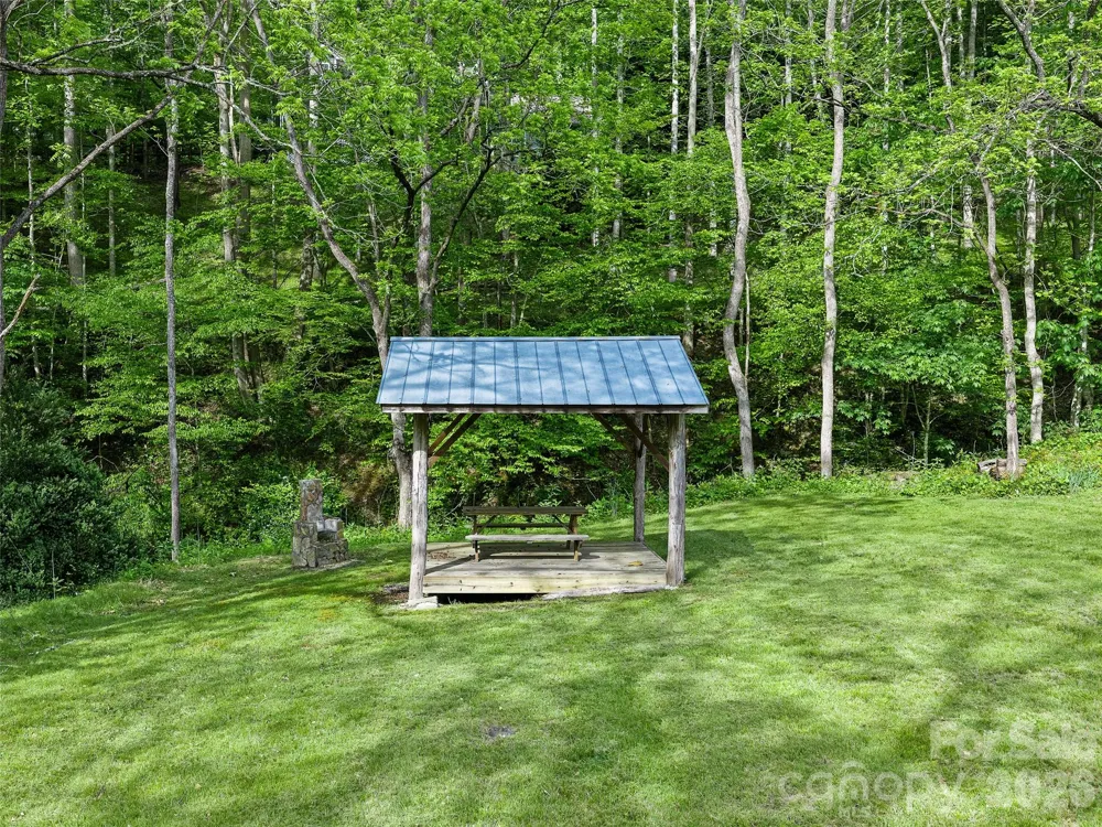 101 Waterwheel Drive Green Mountain, NC 28740