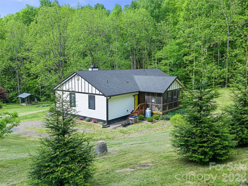 101 Waterwheel Drive Green Mountain, NC 28740
