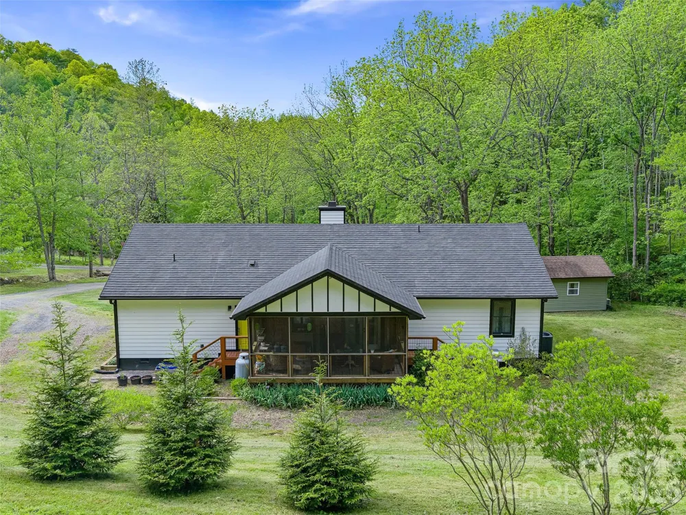 101 Waterwheel Drive Green Mountain, NC 28740