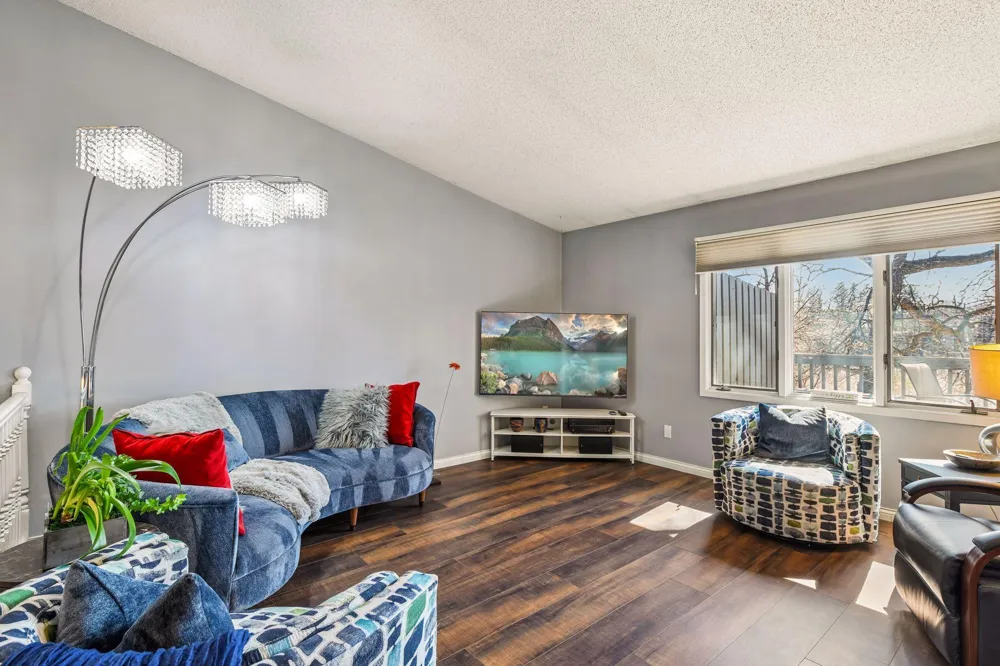 5542 Rowland Road Hopkins, MN 55343