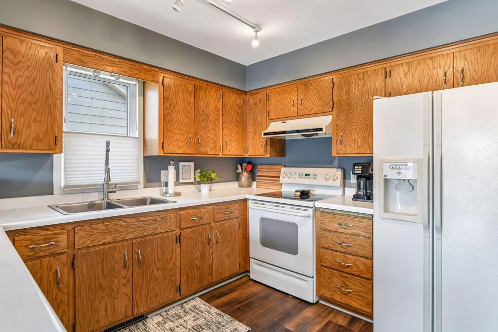 5542 Rowland Road Hopkins, MN 55343