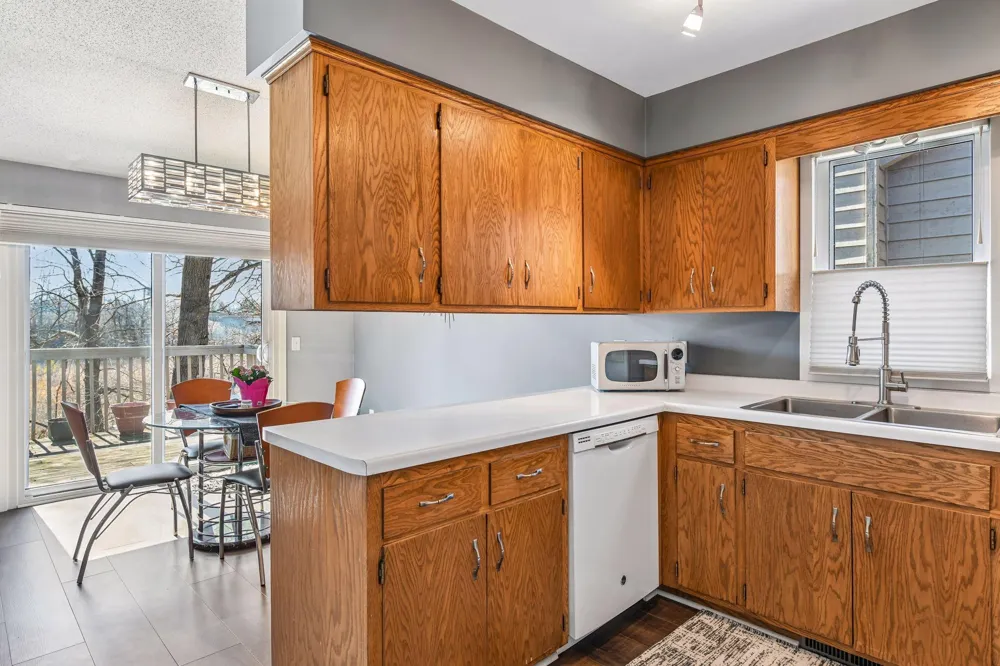 5542 Rowland Road Hopkins, MN 55343