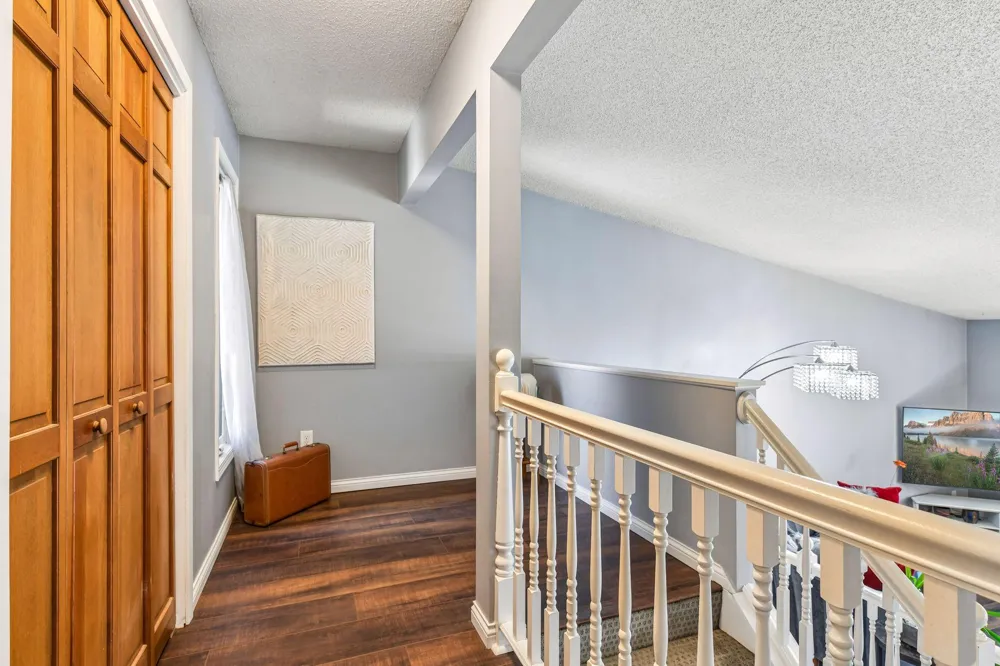 5542 Rowland Road Hopkins, MN 55343