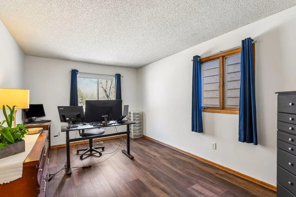 5542 Rowland Road Hopkins, MN 55343