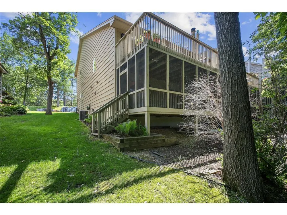 5542 Rowland Road Hopkins, MN 55343