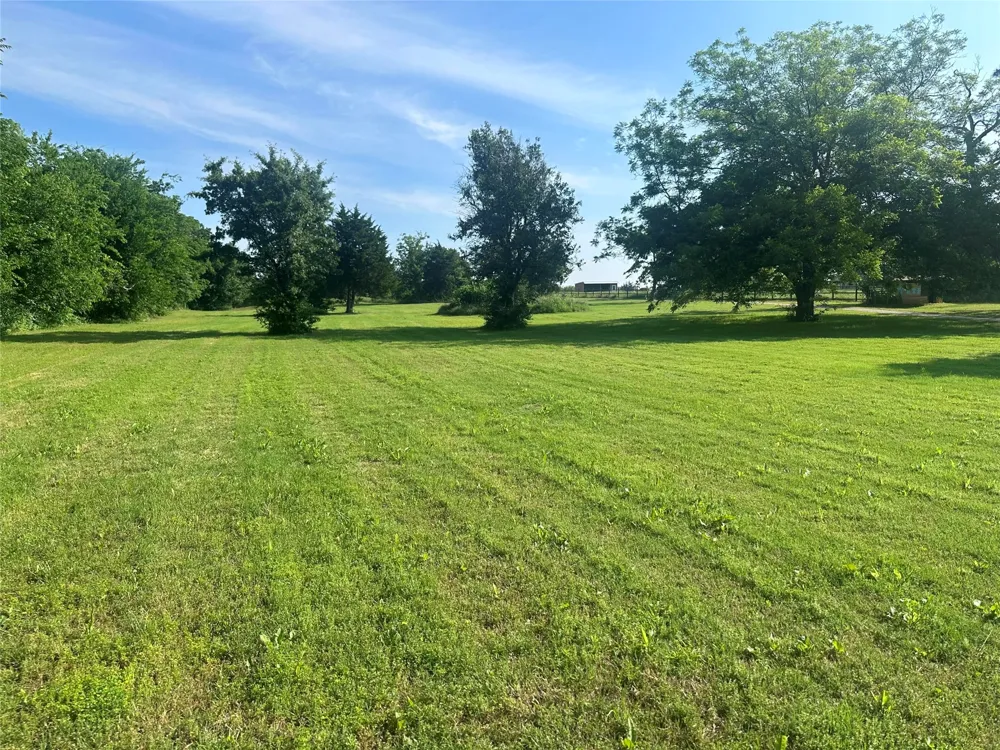2200 Tipps Road Cross Roads, TX 76227